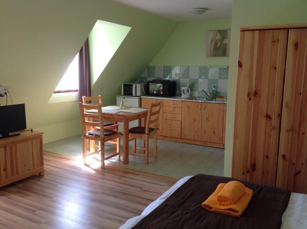 Apartment Villa Attila Heviz Quarto foto