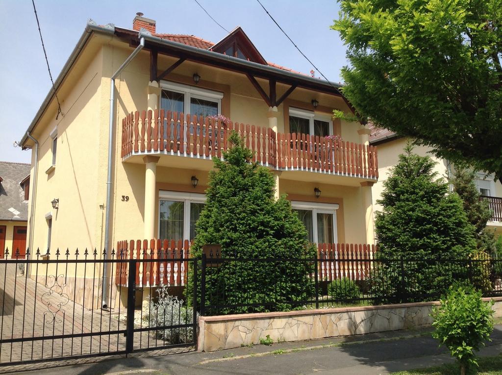Apartment Villa Attila Heviz Quarto foto