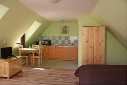 Apartment Villa Attila Heviz Exterior foto
